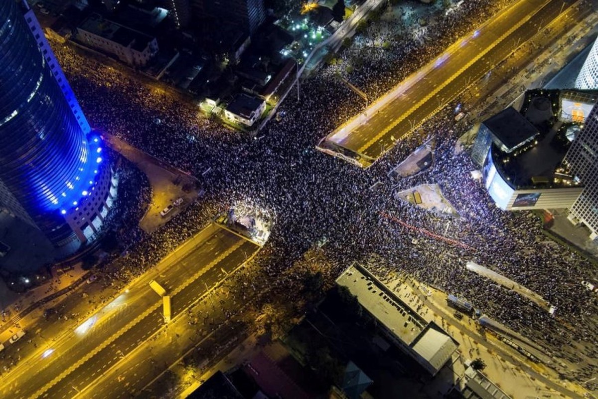 الكيان الصهيوني يتأكَّل.. ربع مليون مستوطن في الشارع