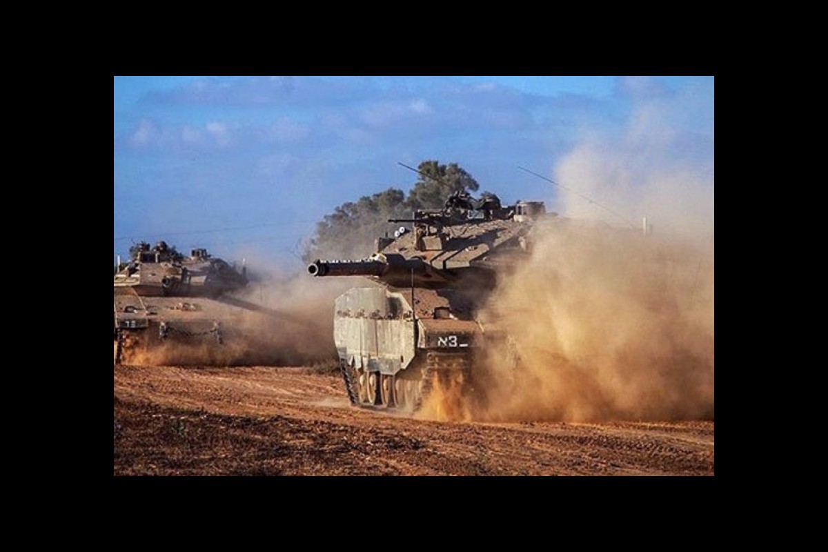 Israeli tanks attack Gaza and injure 2 Palestinians