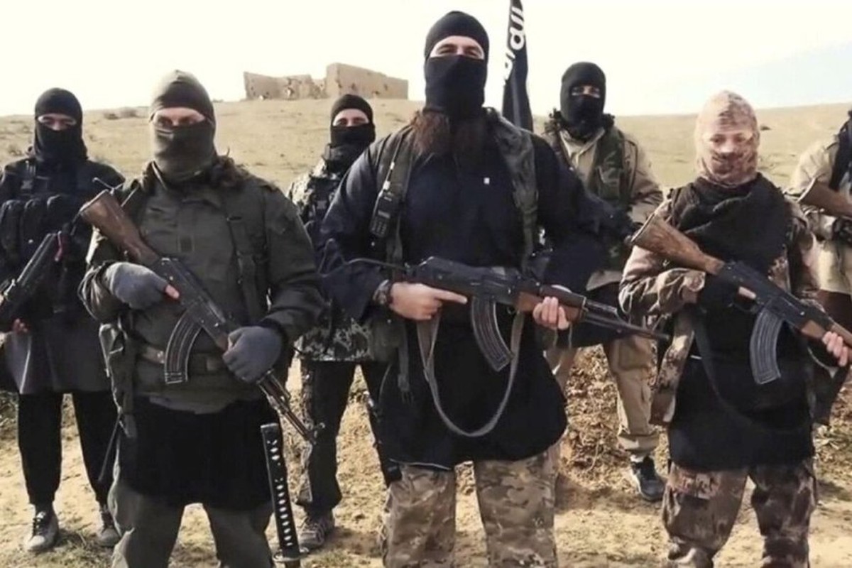داعش ۱۵ نفر را در سوریه سر برید