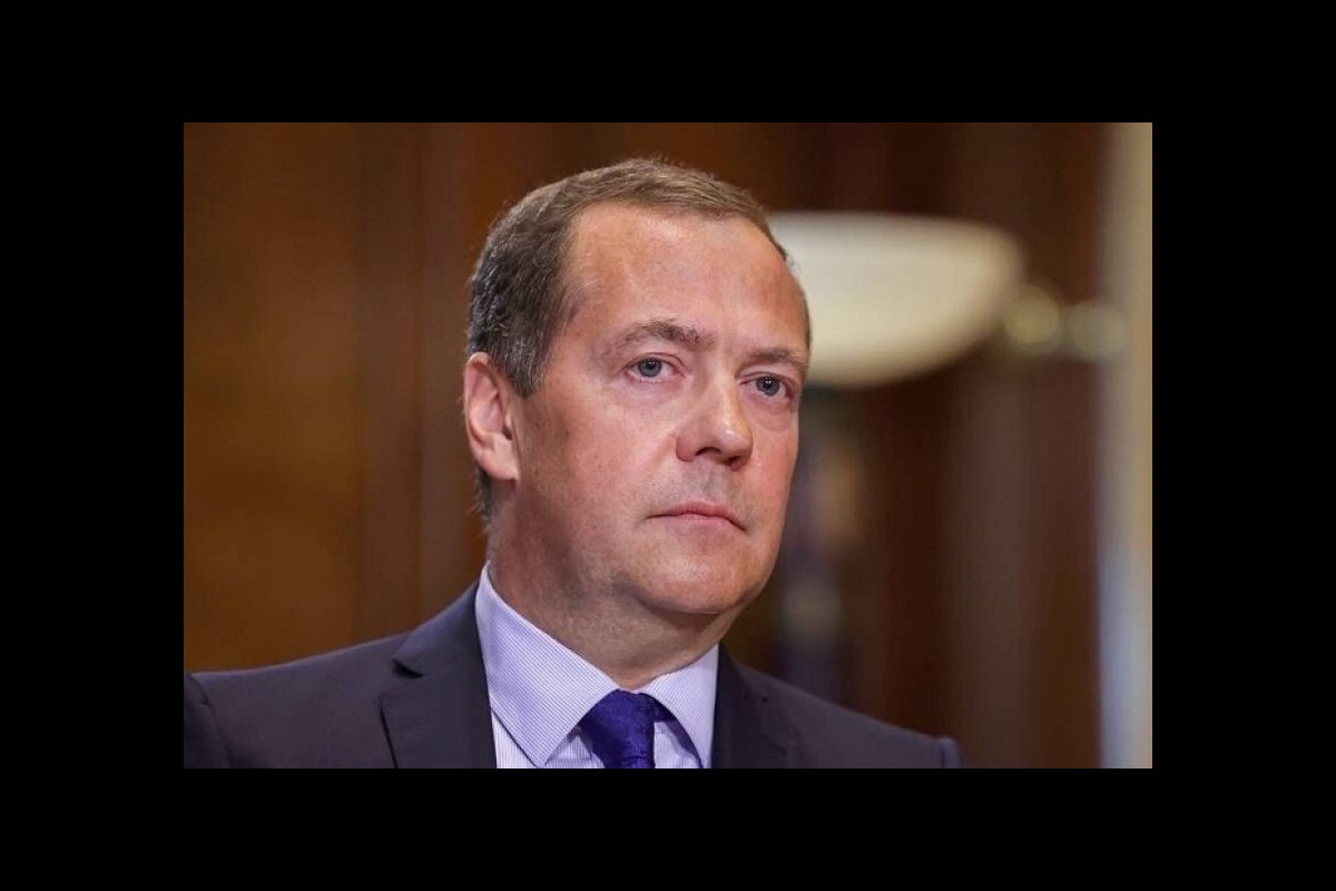 Russia, Medvedev: "We are on the brink of a new world war"
