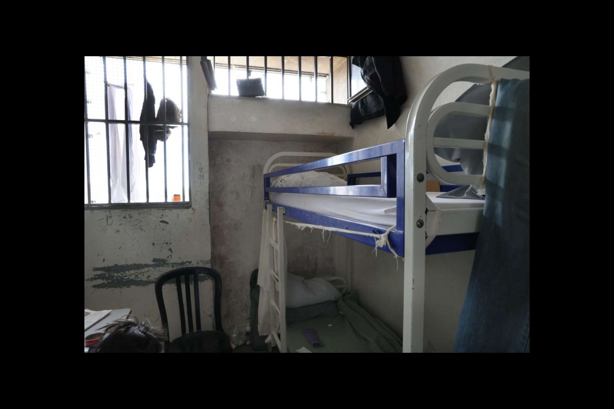 France's hellish prisons are full!