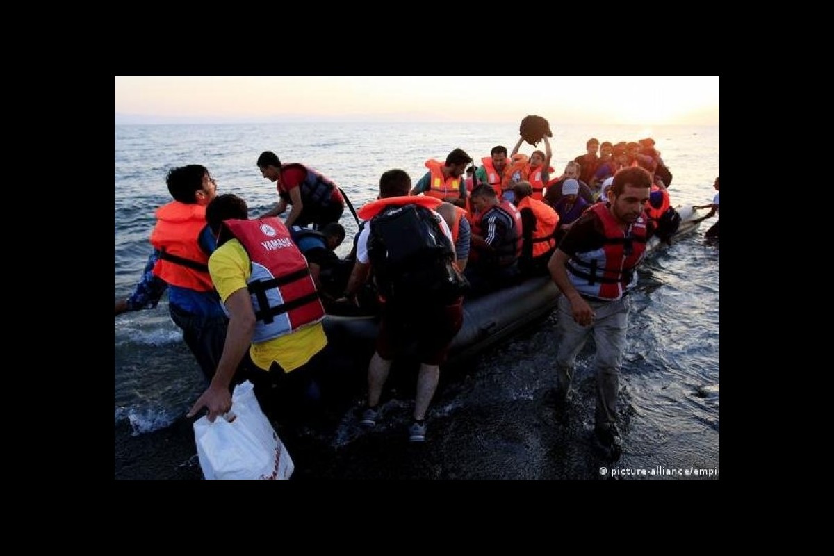 Greece rejects migrants at sea