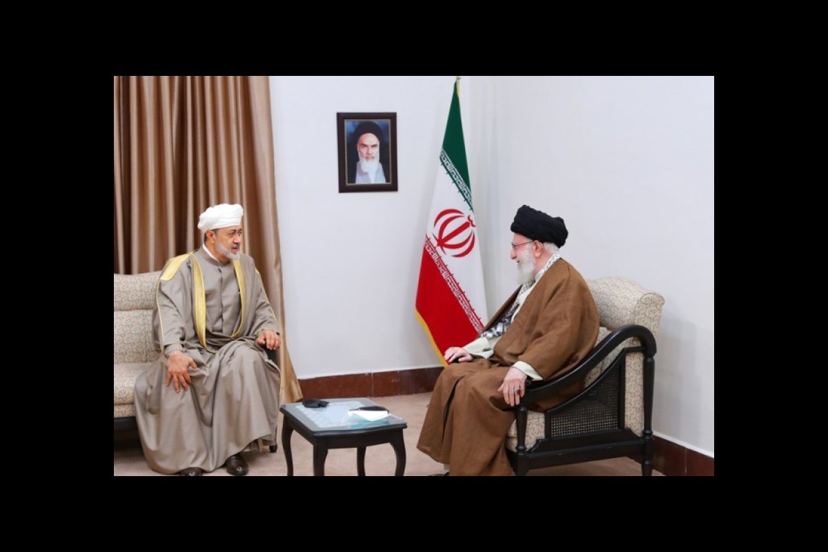 Ayatollah Khamenei calls for closer Iran-Oman ties, welcomes regional diplomacy drive