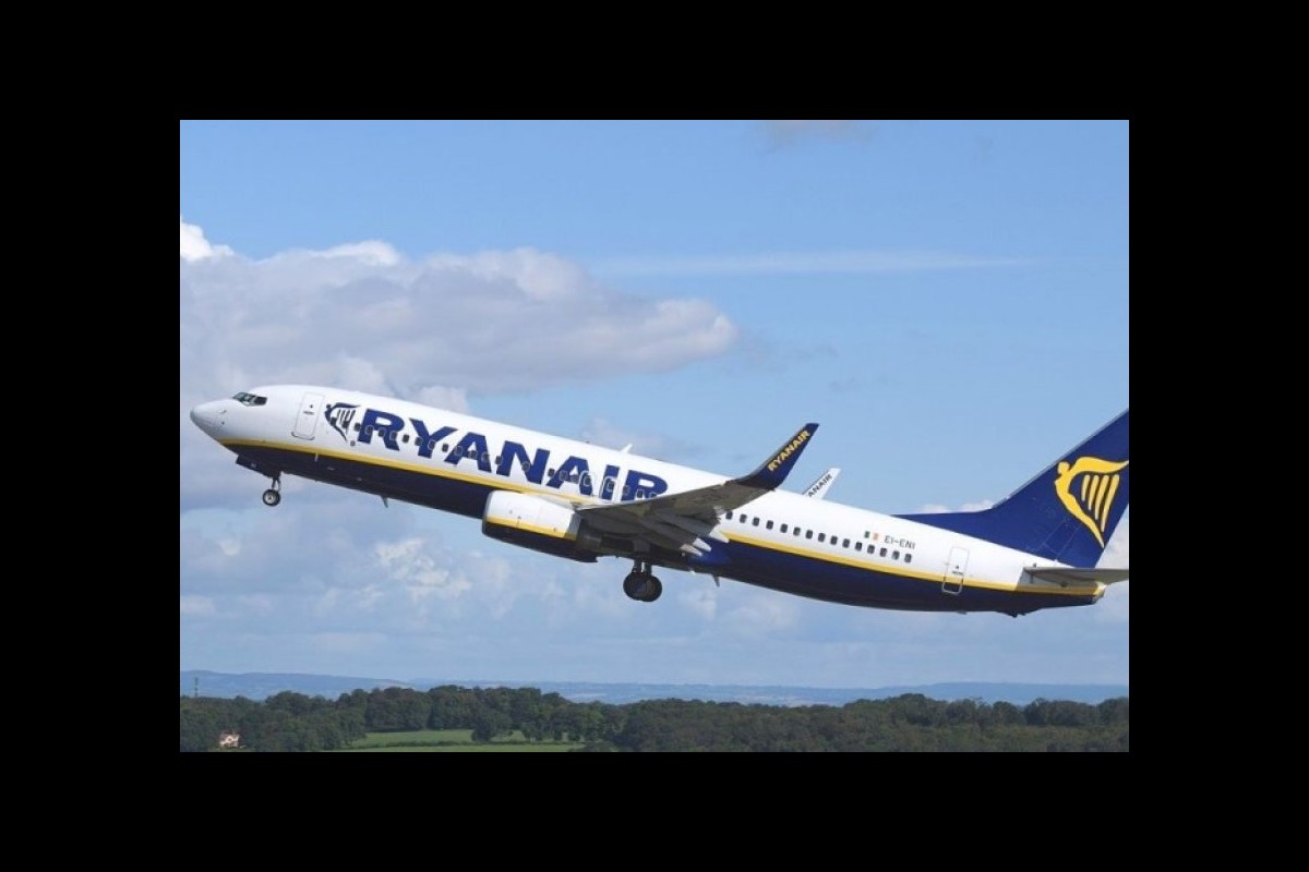 Ryanair, "we land in Palestine", not Israel