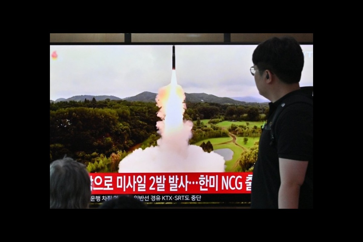 North Korea fires ballistic missiles after second US submarine arrives in south