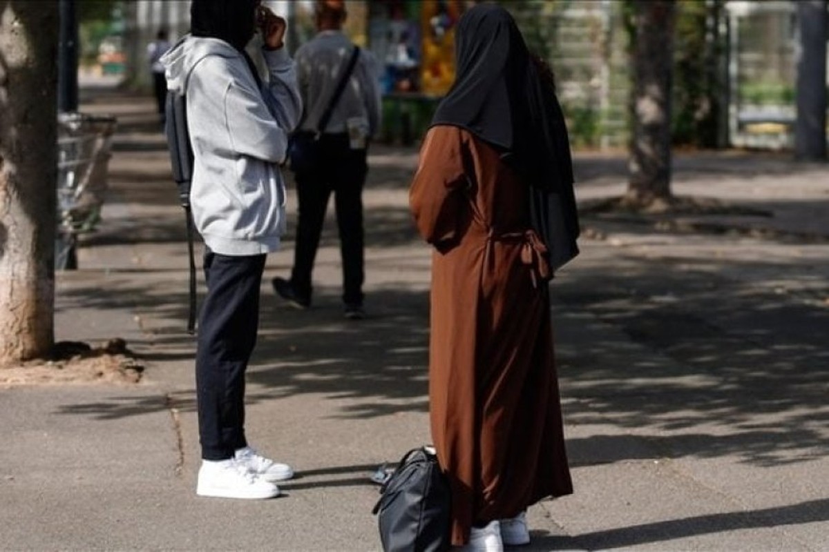 التمييز ضدّ الطالبات المحجبات في فرنسا يزداد وشكوى ضدّ باريس أمام الأمم المتحدة