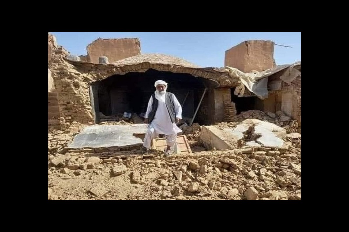 Helping Earthquake Victims, Iranian Red Crescent Volunteers Sent to Afghanistan