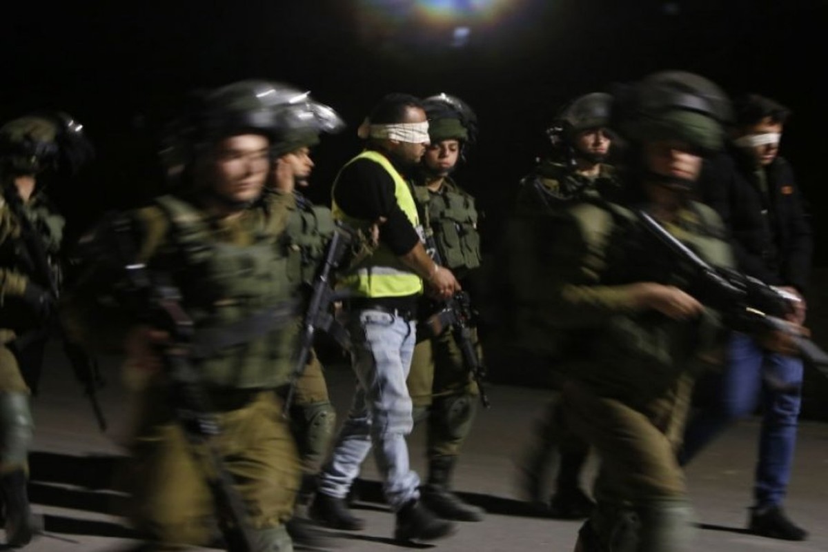حملة اعتقالات واقتحامات تشمل عدة مناطق في الضفة والقدس‎