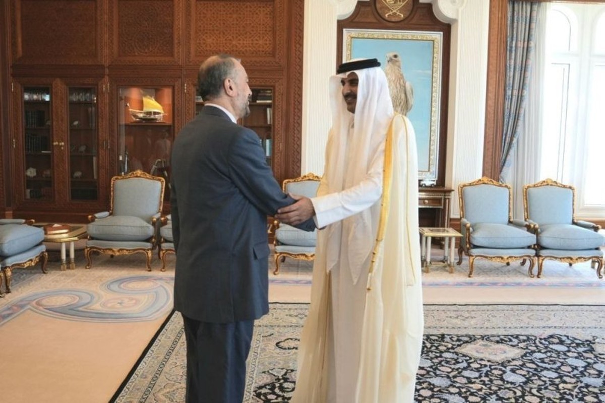 أمير عبداللهيان يجري محادثات مع أمير قطر