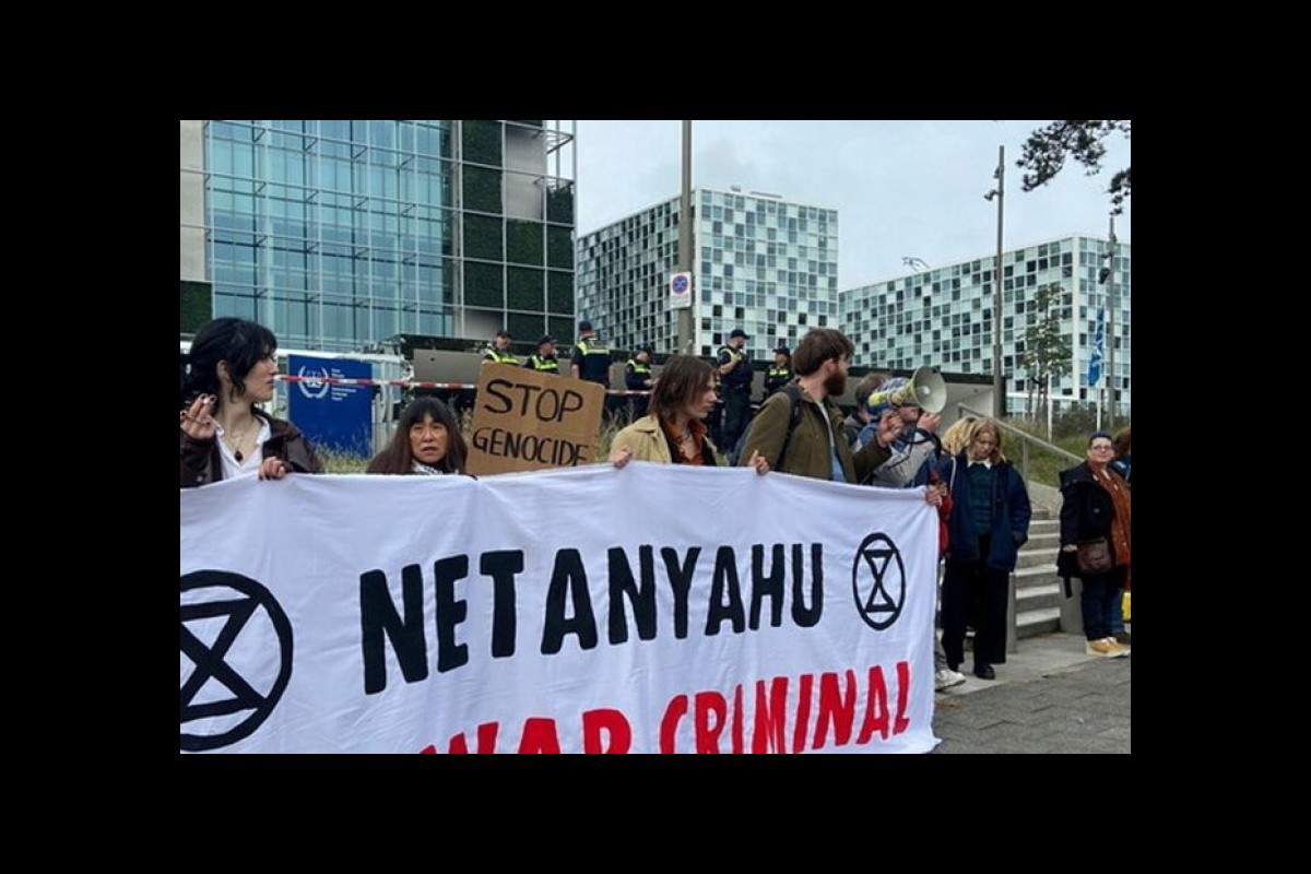Massive anti-Zionist demonstrations in Paris