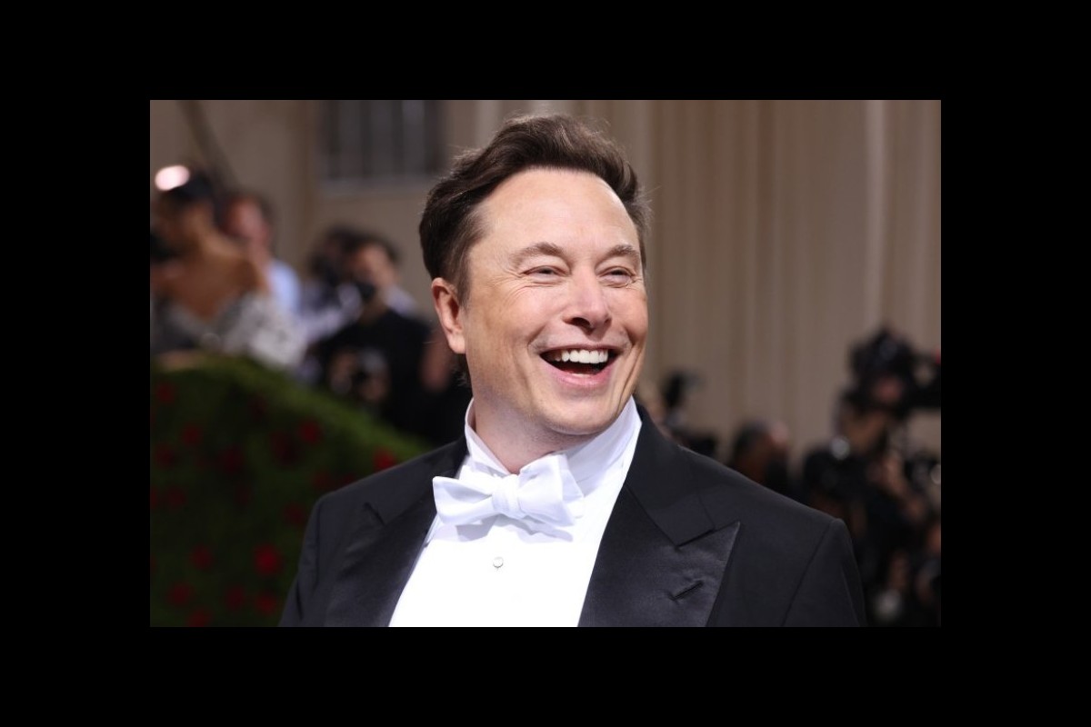 Elon Musk Calls on the West to Make Peace with Russia