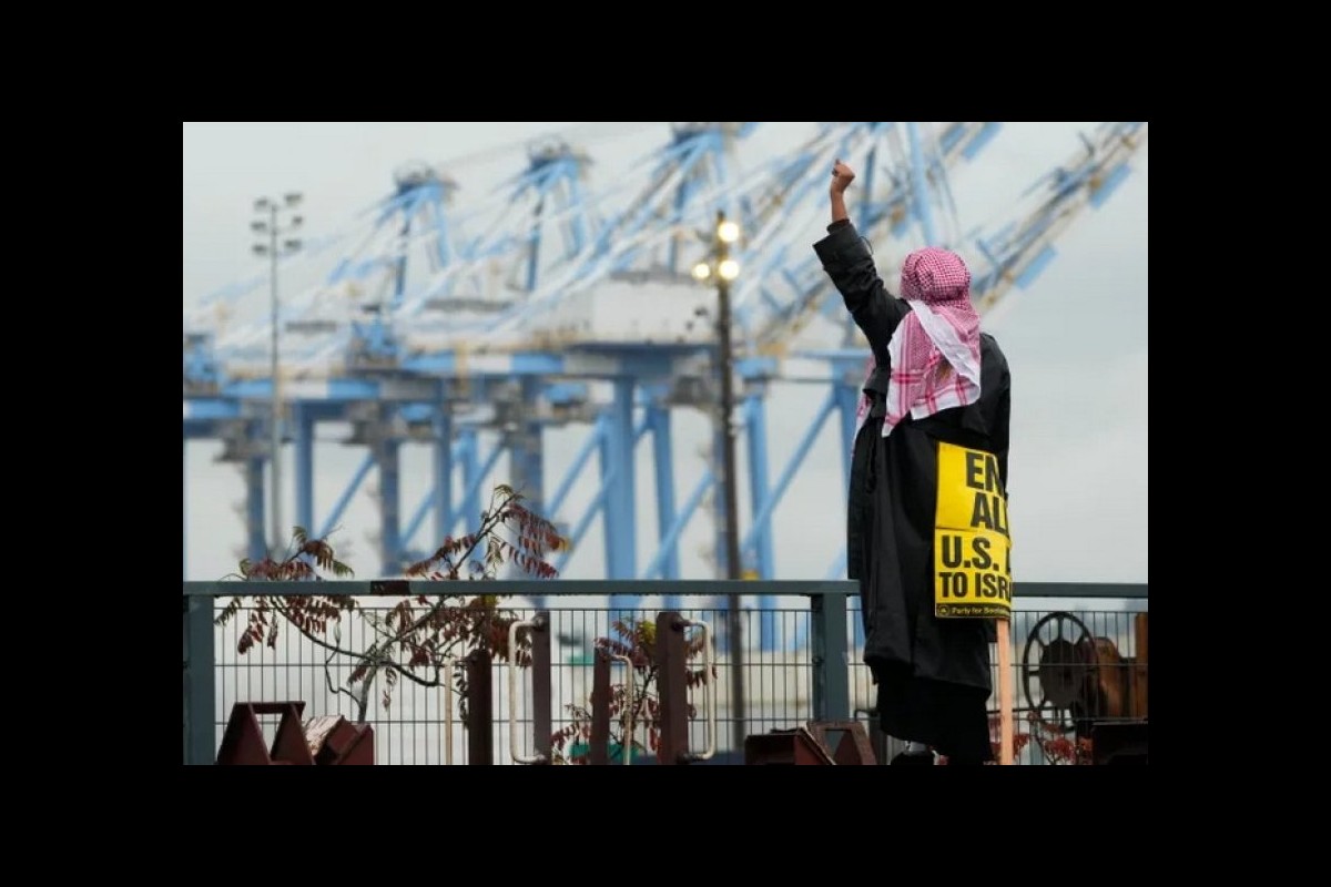 Another port blocked by American protesters