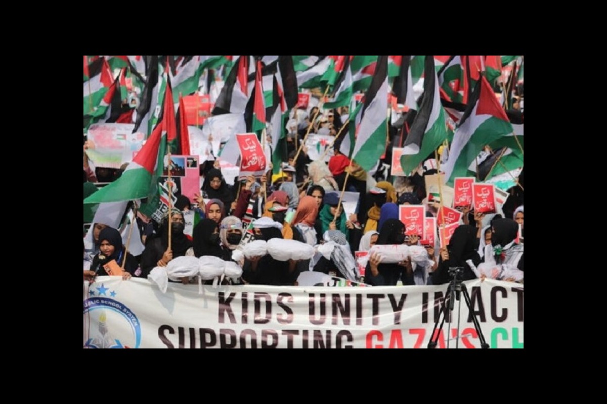 Karachi residents protest against Western silence over Palestinian killings