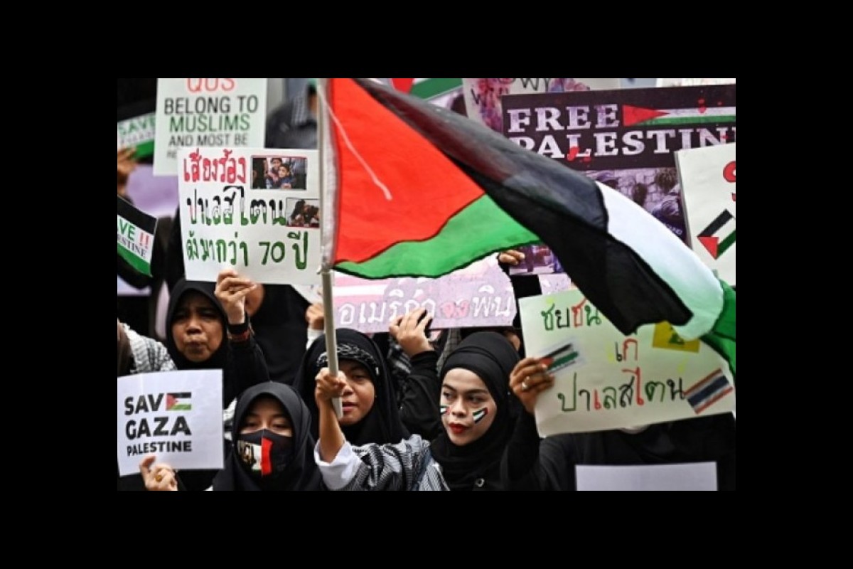 Muslims gather in Thailand to express support for Palestinian citizens