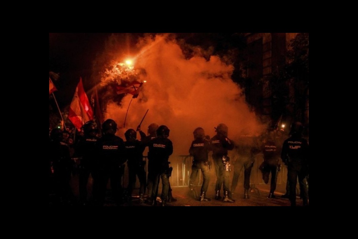 Spain: mega protest against amnesty: clashes and arrests in Madrid