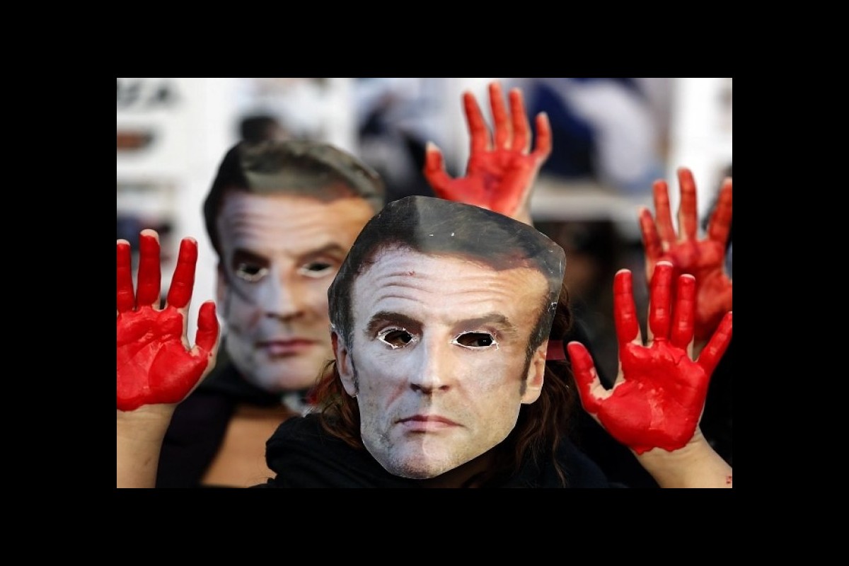 The French president was criticized by the ambassadors for supporting the crimes of the Zionists