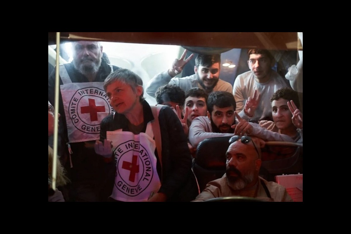 30 Palestinian prisoners freed in hostage exchange deal
