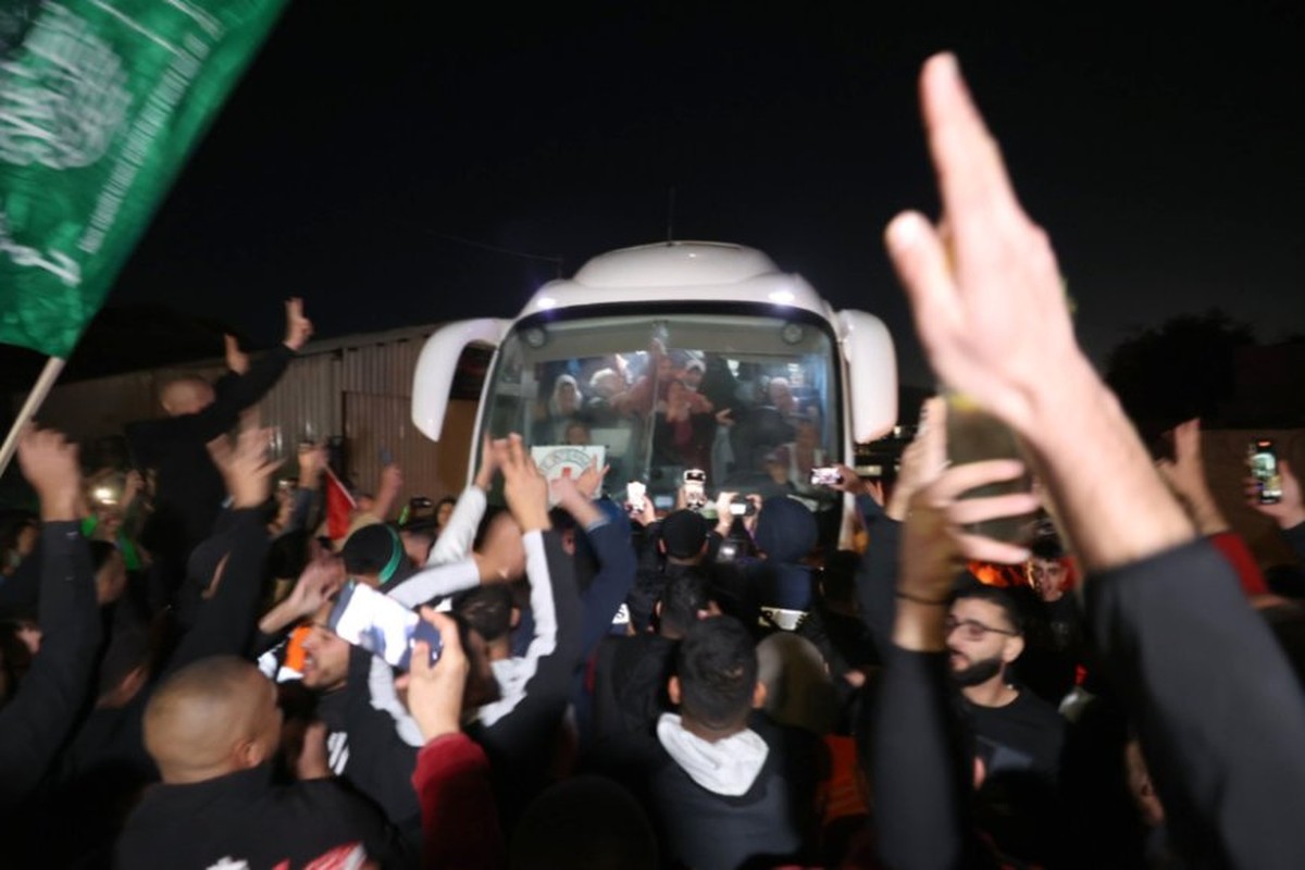أسيرات محررات: الاحتلال يمارس انتقاما وحشيا داخل السجون