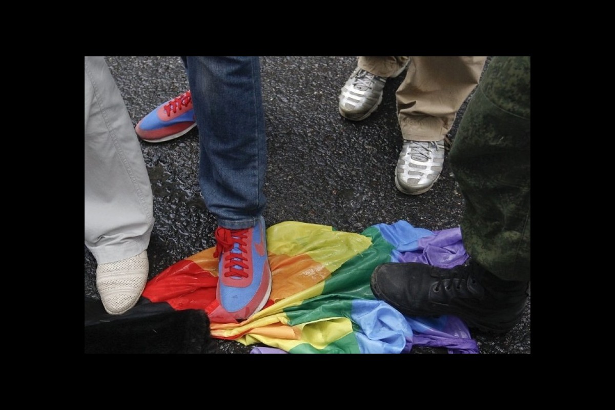 Russian court bans LGBT prostitution, says 'you've crossed the border'