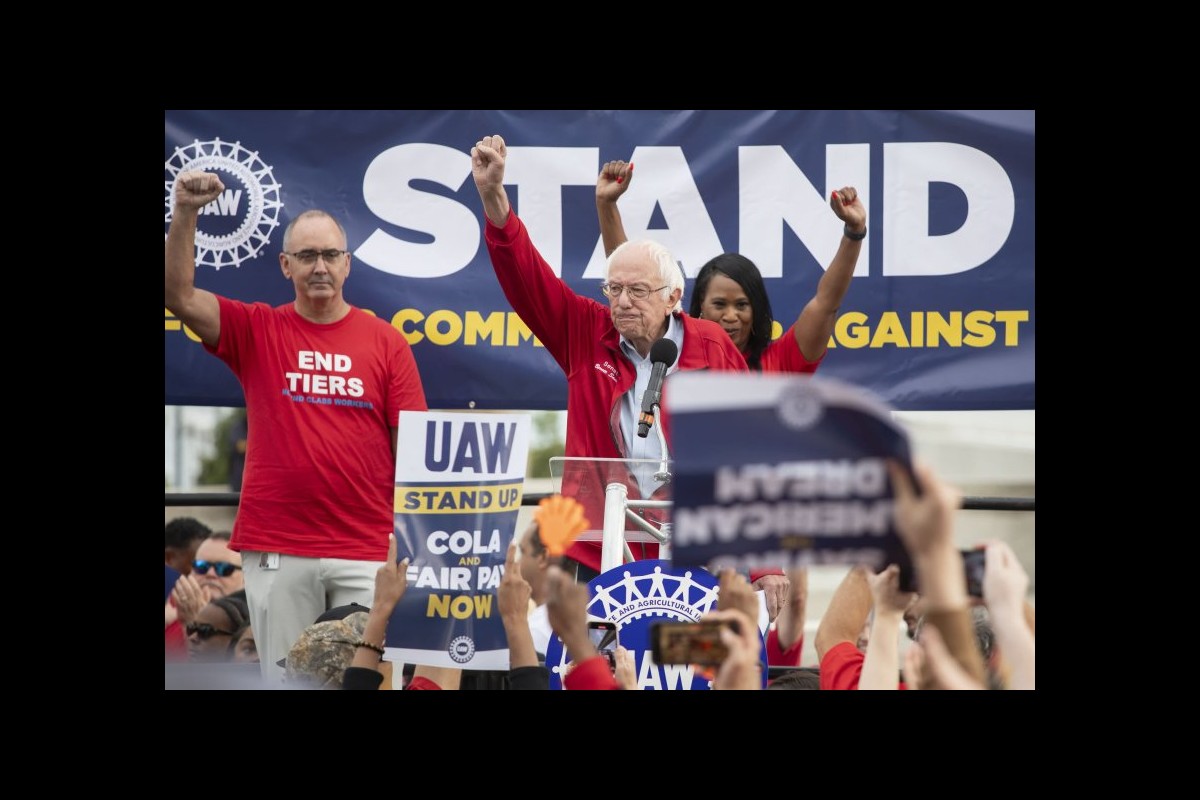 Sen. Bernie Sanders: US should back union movement ‘to save the middle class’