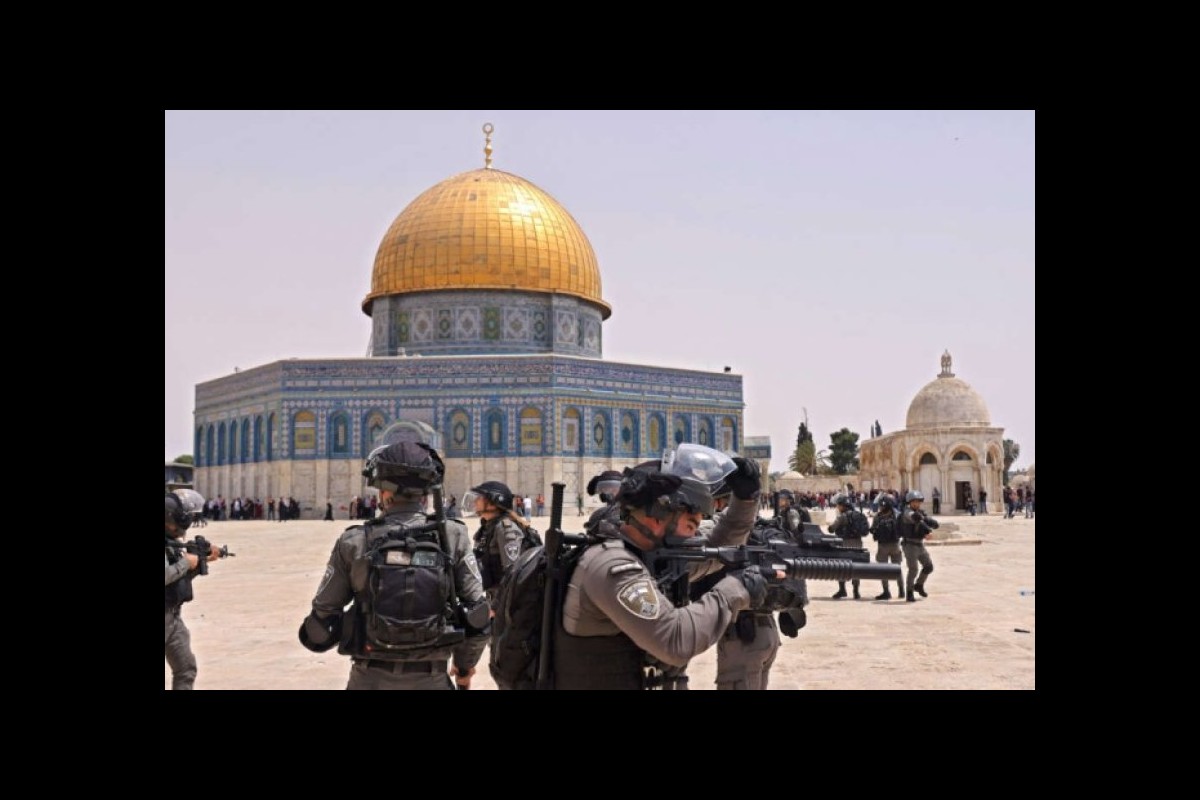Israel continues to prevent Palestinians from praying the Friday prayer in the Al-Aqsa Mosque