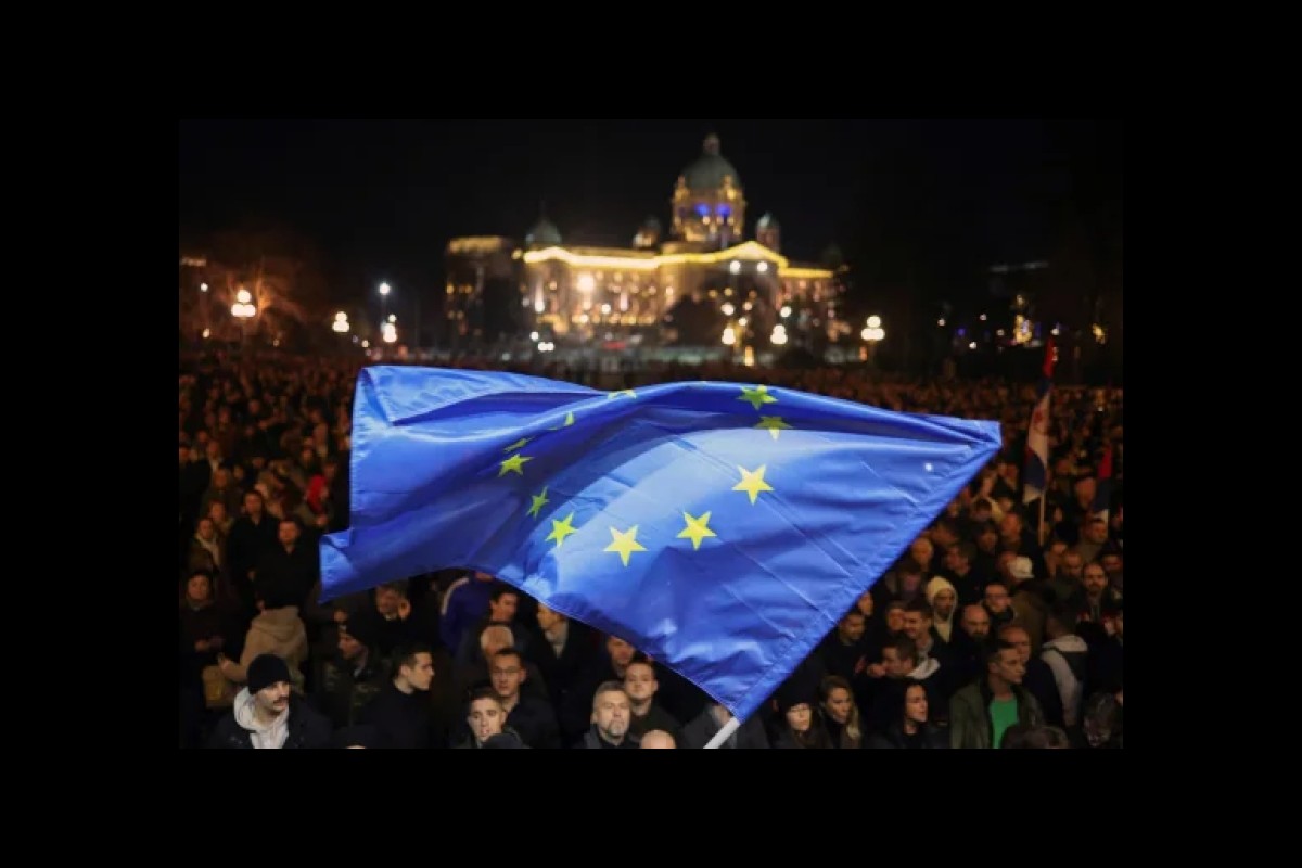 Protesters Swarm Belgrade, Demanding Annulment of Controversial Elections