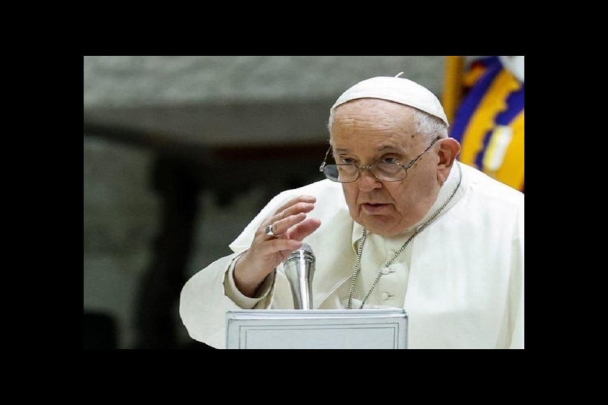 Pope: The logic of war is absurd and our hearts are in Bethlehem