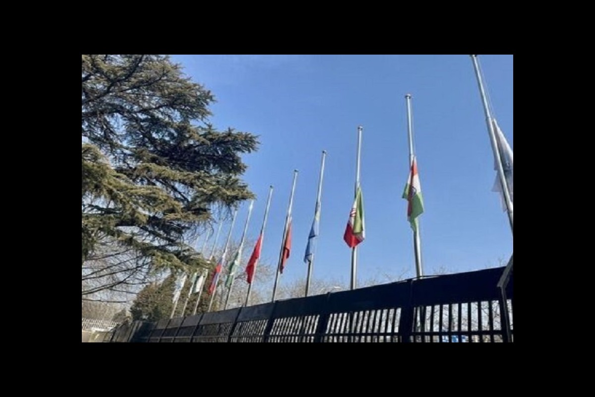 Flags of Shanghai member countries were lowered to half-mast in memory of the Kerman martyrs