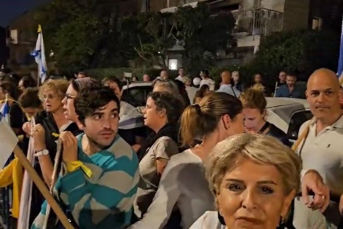 خانواده اسرای صهیونیست مقر وزرات جنگ این رژیم را بستند