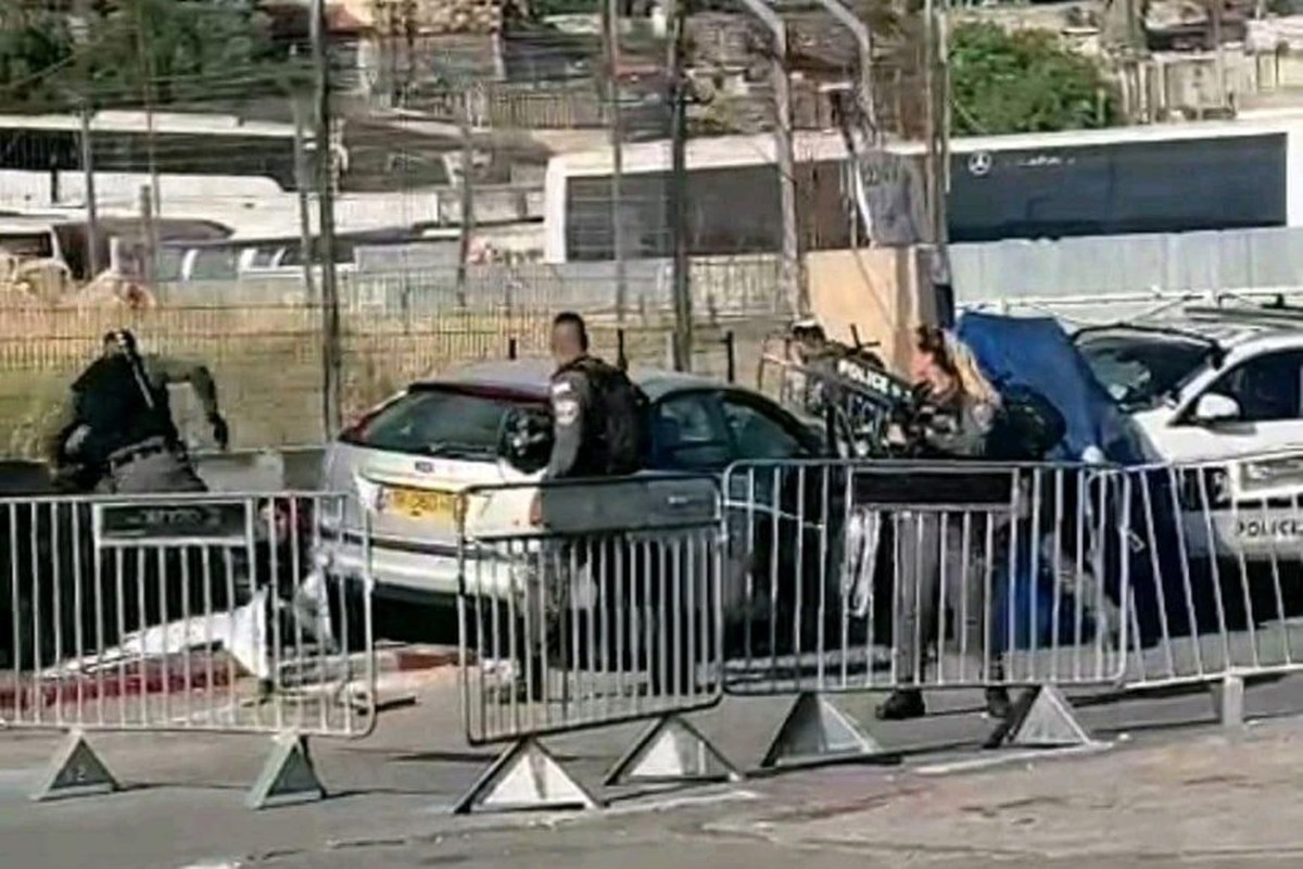 إصابة جندي من جيش الاحتلال بجراح خطيرة بعد تعرضه لعملية دهس