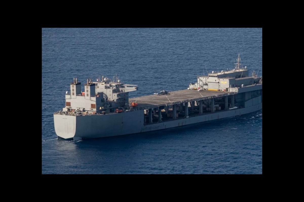 Yemen targets a US warship in the Gulf of Aden in support of Palestine