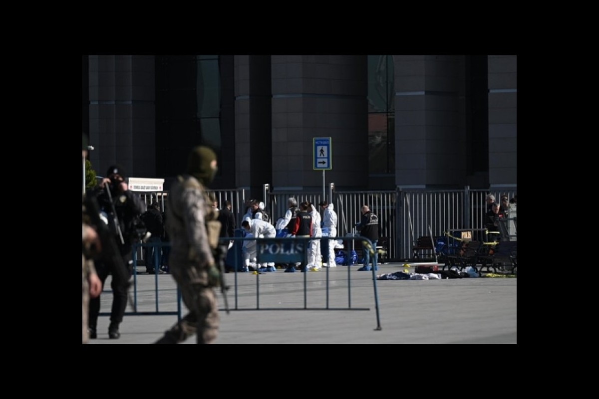 Terrorist attack in front of Çağlayan Courthouse in Istanbul
