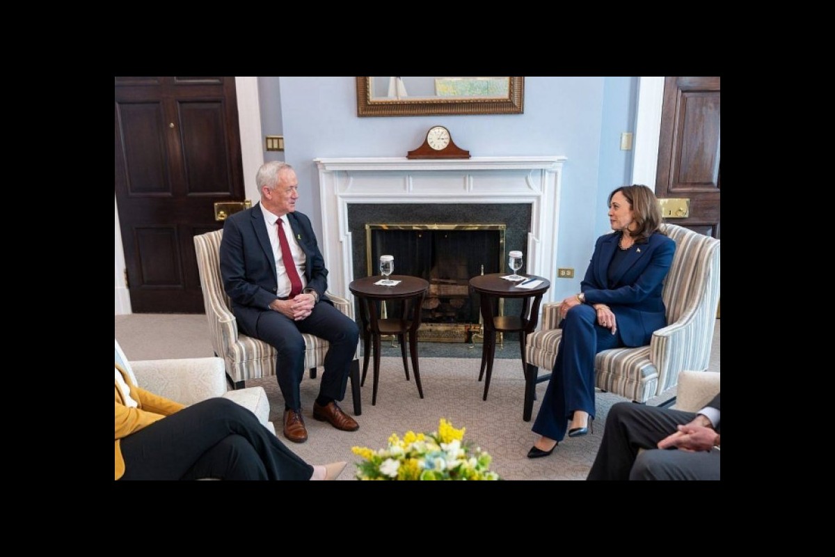 White House: Biden has not met with Benny Gantz
