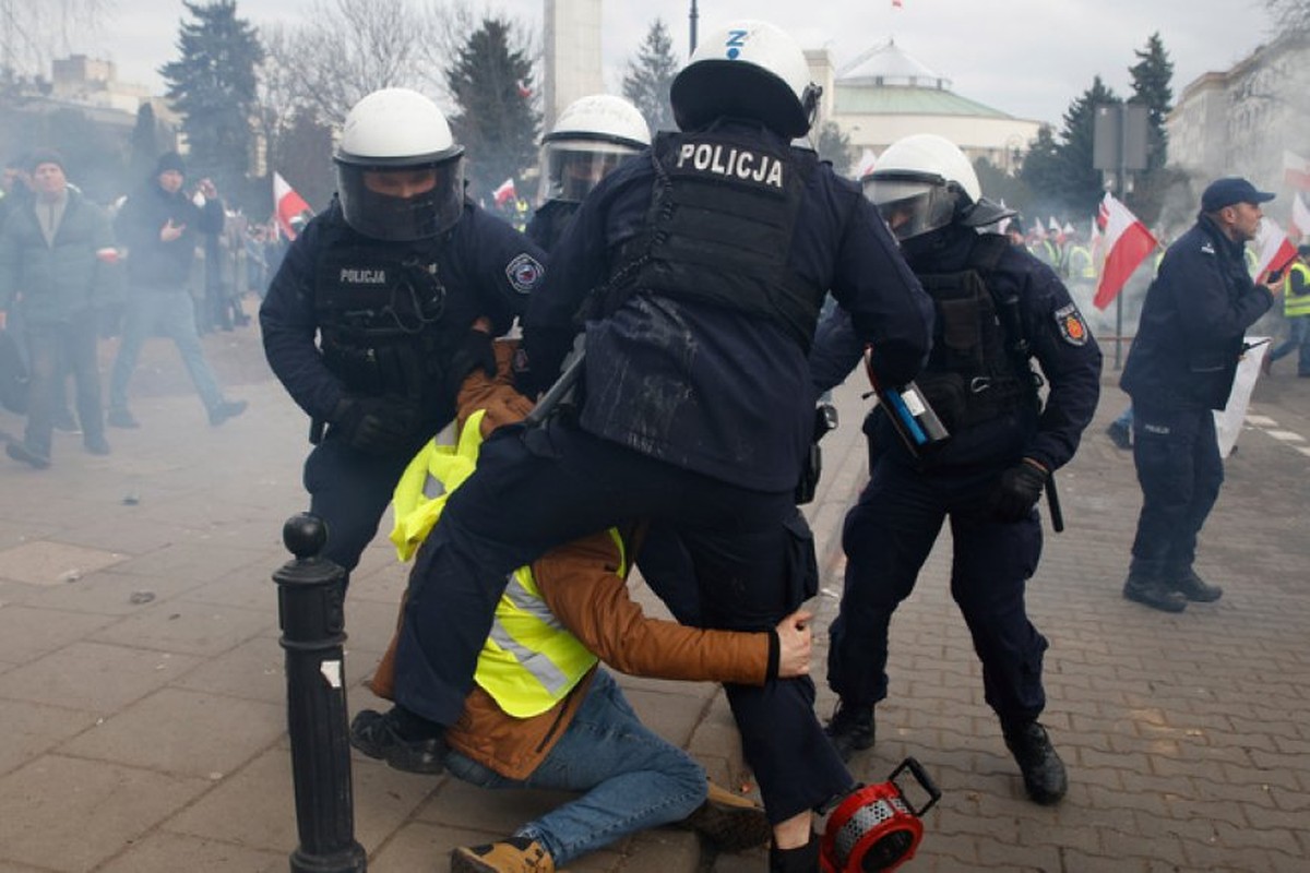 Украинский импорт и климатические правила ЕС привели к ожесточённым протестам польских фермеров