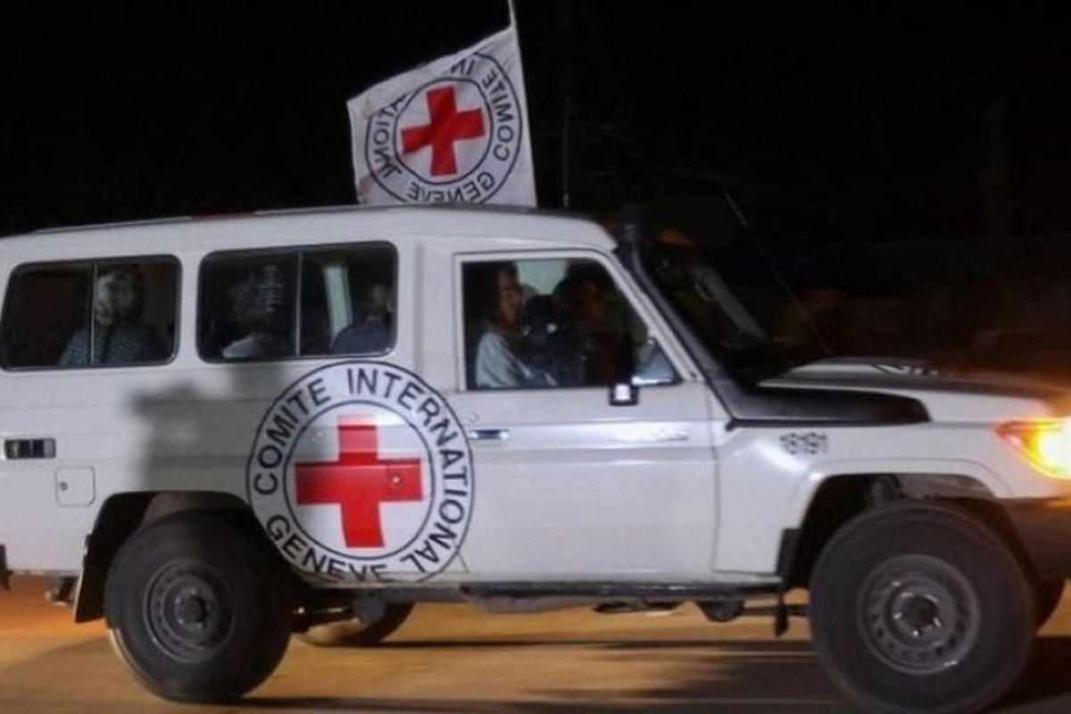 الصليب الأحمر: لا نستطيع إطعام مليوني شخص بالإسقاط الجوي
