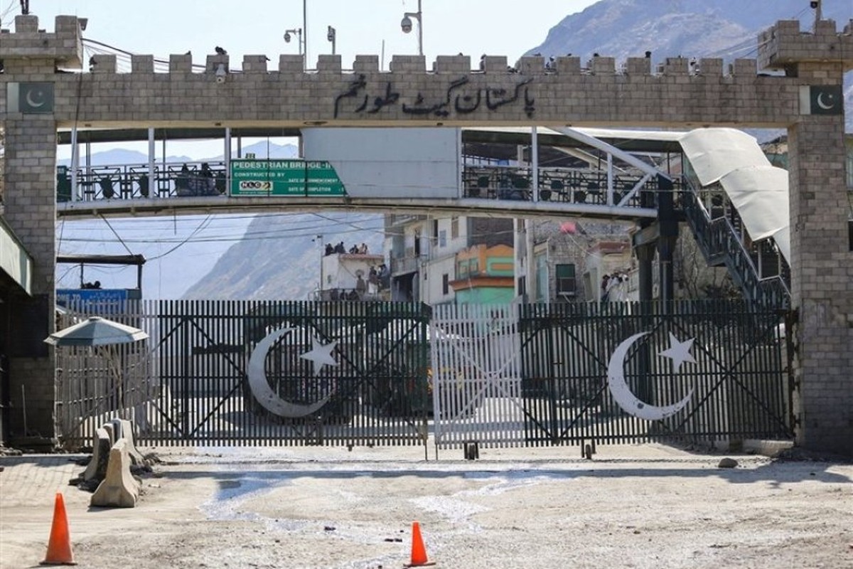 گذرگاه مرزی «تورخم» در مرز با افغانستان بسته شد