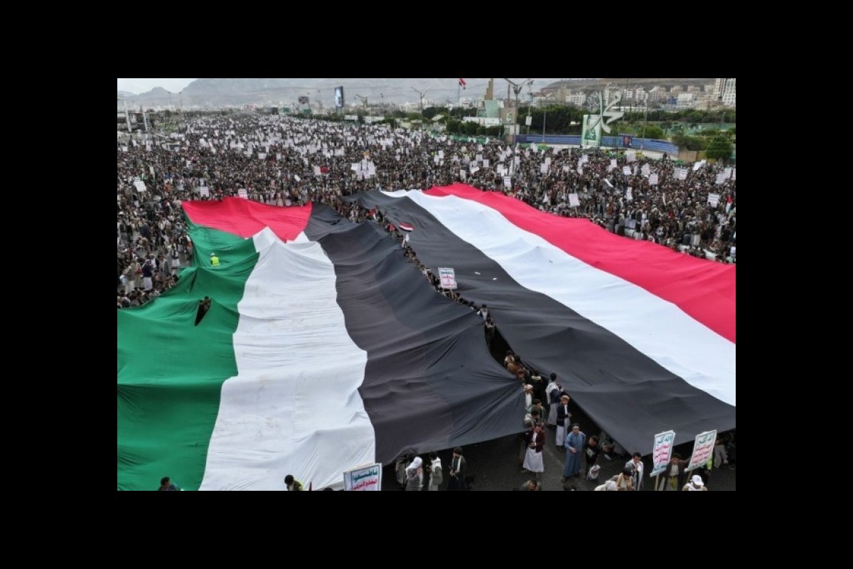 Millions of Yemenis marched in support of the Palestinian people