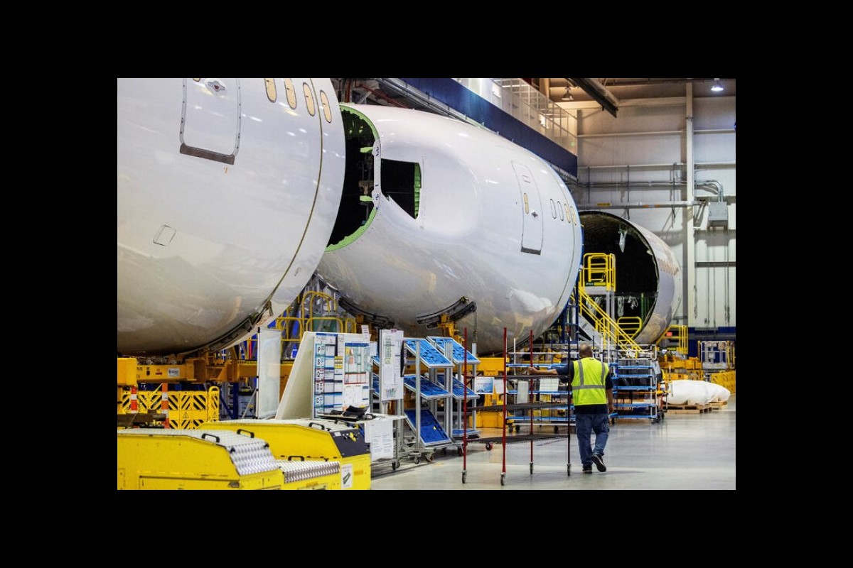 Boeing Whistleblower Urges Halting 787 Dreamliner Production Over Safety Concerns