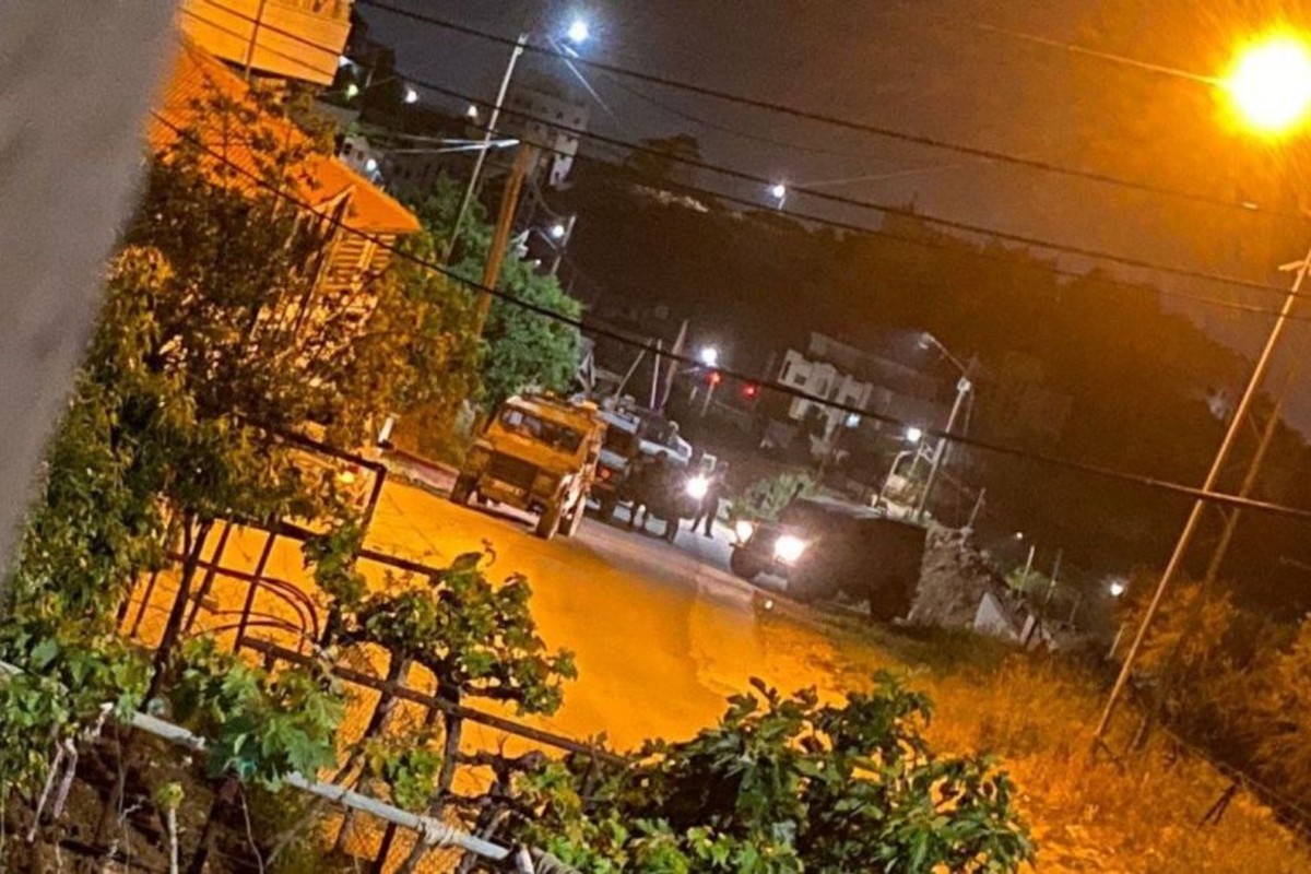 الاحتلال يقرّ بإصابة جنديين في اشتباكات مع المقاومين في مخيم نور شمس بالضفة