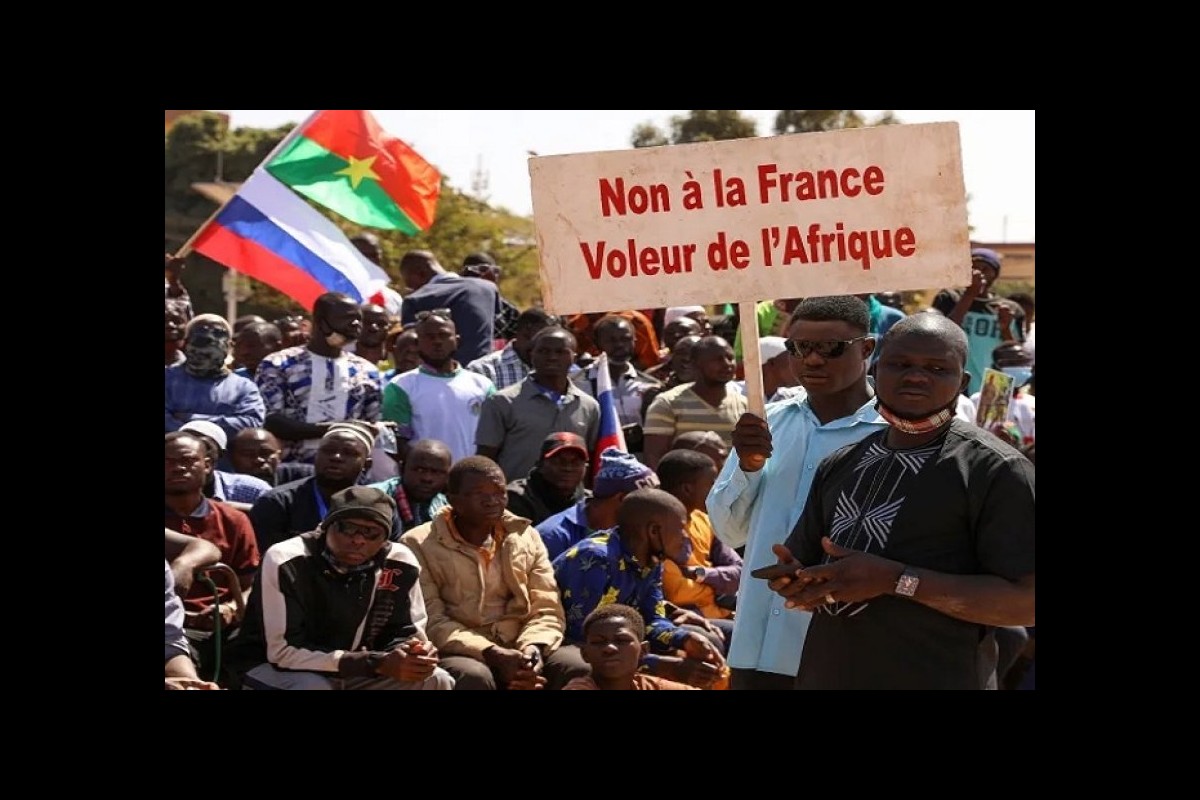 Burkina Faso expels three French diplomats