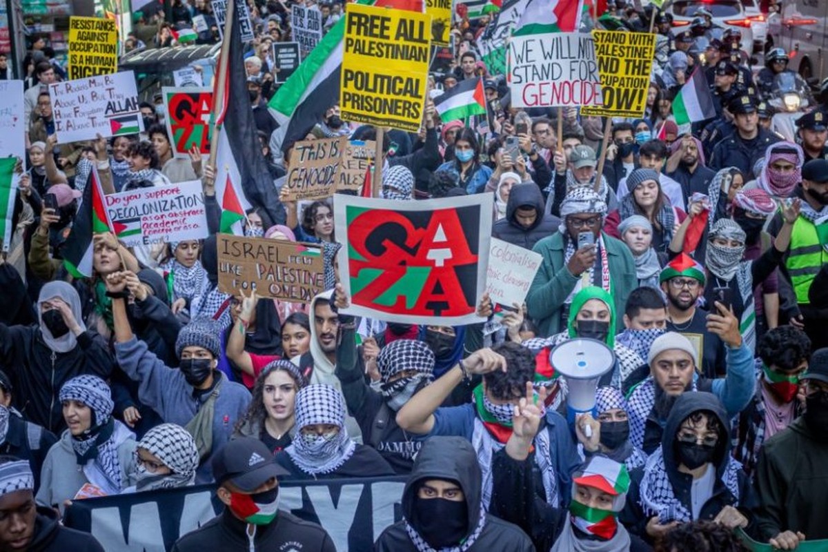 طلاب أمريكيون يقاضون مدرستهم.. منعتهم من التعبير عن رأيهم بالحرب على غزة