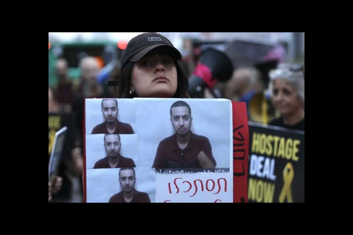 Demonstration of families of Israeli captives in front of the houses of Gantz and Netanyahu