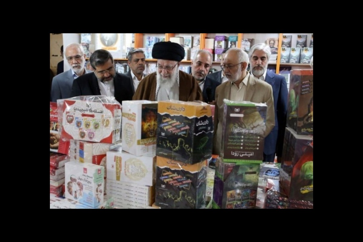 The Supreme Leader of the Islamic Revolution visits the Tehran Book Fair