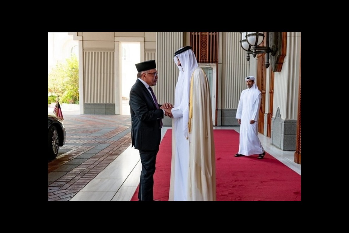 The Emir of Qatar and the Prime Minister of Malaysia Discuss Bilateral Relations and the Situation in Gaza