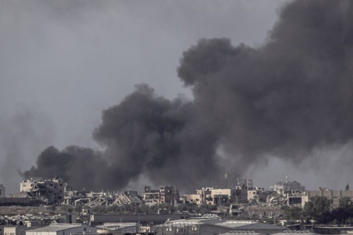 المقاومة خاضت معارك طاحنة مع قوات العدو في دير البلح وجباليا … 106 شهداء فلسطينيين ضحايا مجازر الاحتلال بغزة في اليوم 227 للعدوان