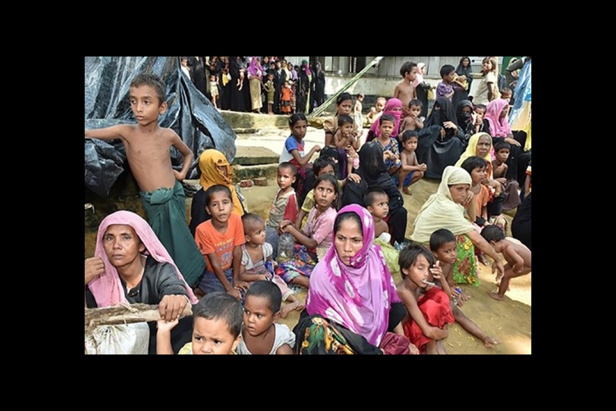 UN: 45,000 Rohingya flee to areas near the Bangladesh border