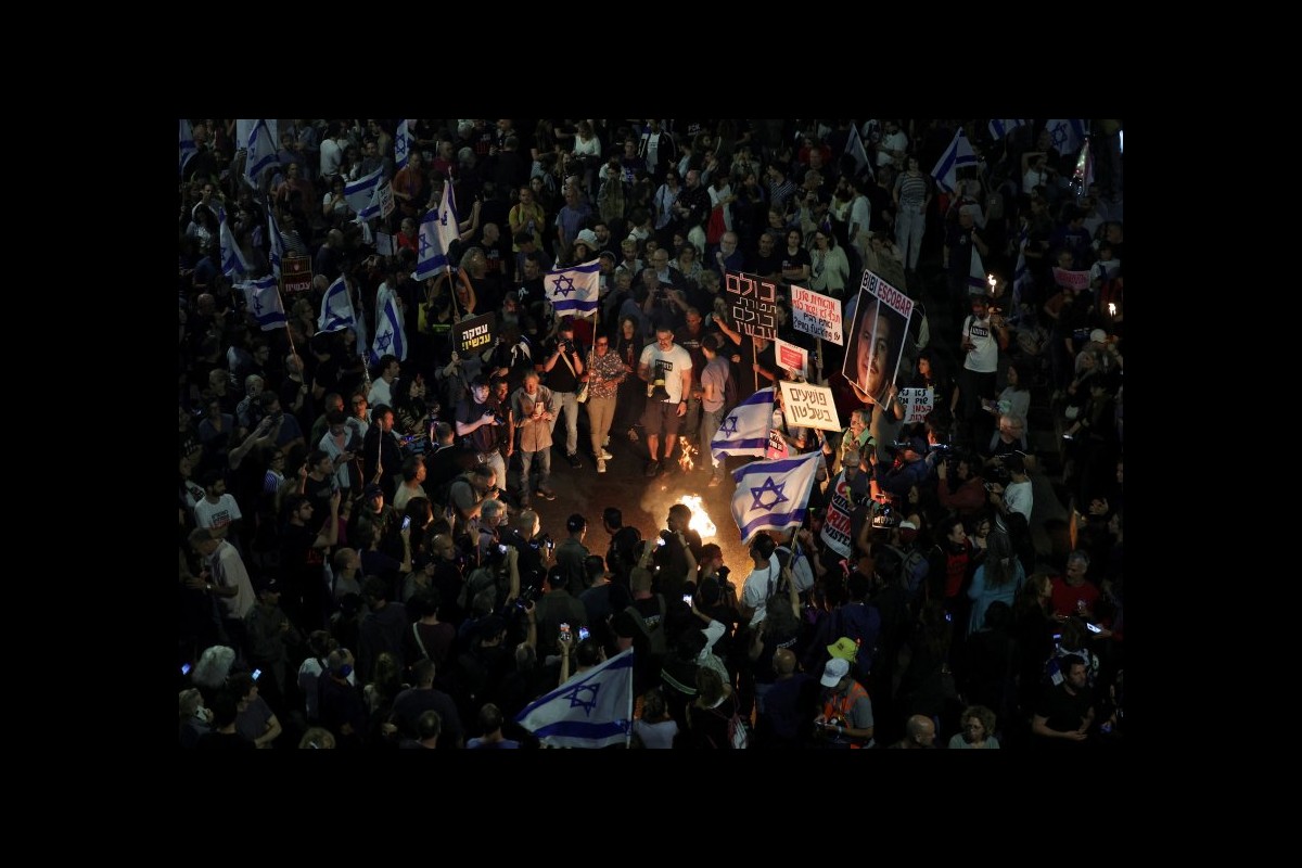 Mass Protests in Tel Aviv Demand End to Gaza Conflict
