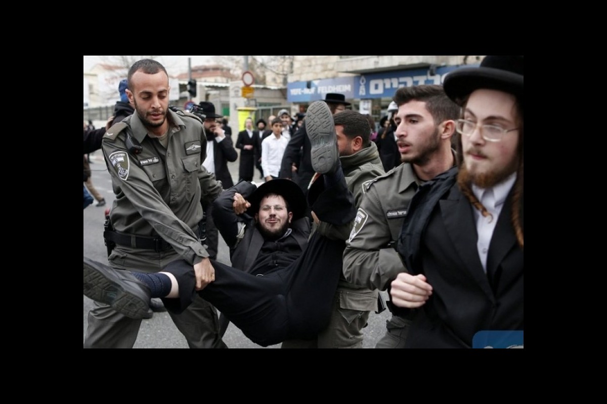 Israeli Defense Minister Calls for Immediate Extension of Military Service