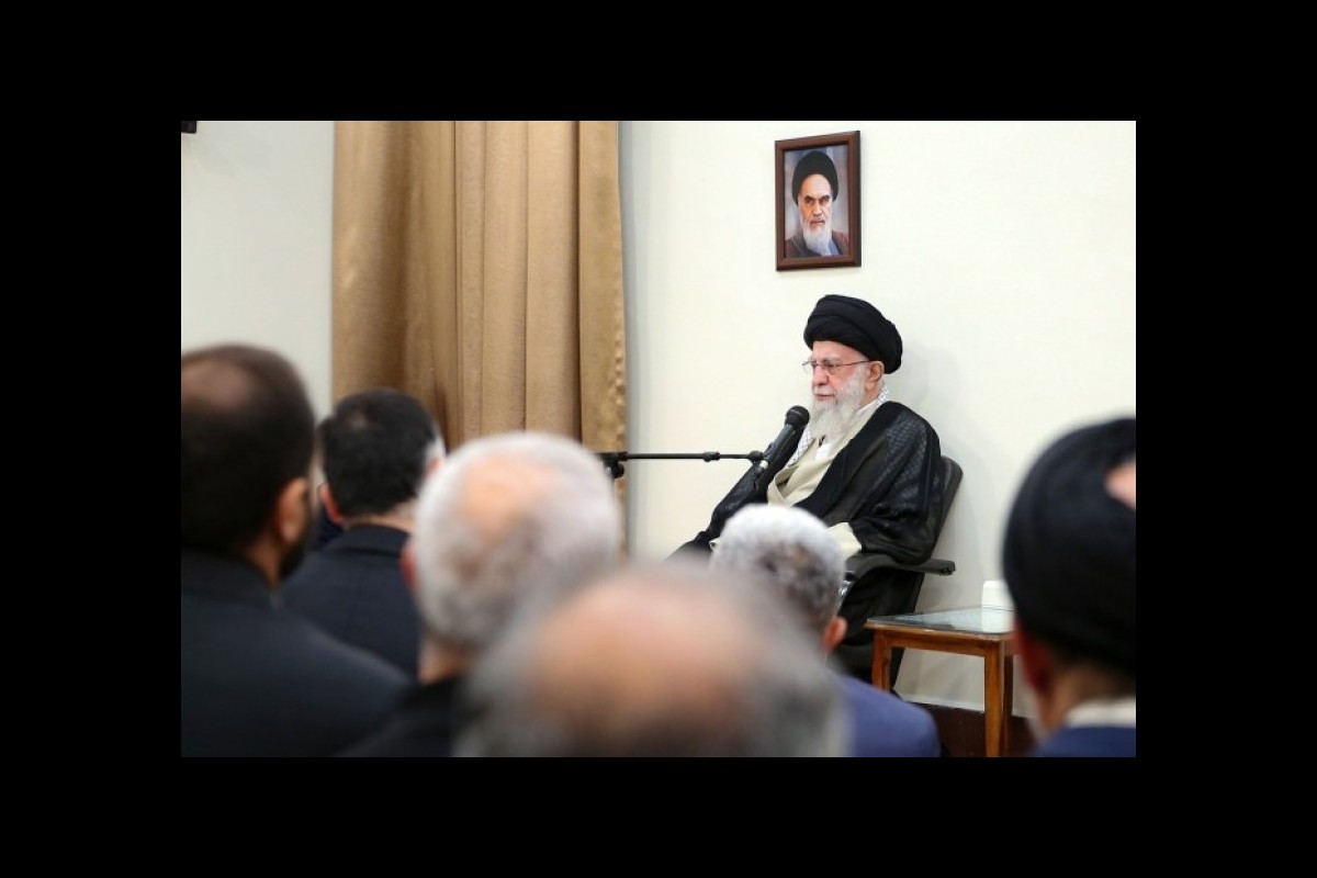 Imam Khamenei: May God help Iranian nation elect the best
