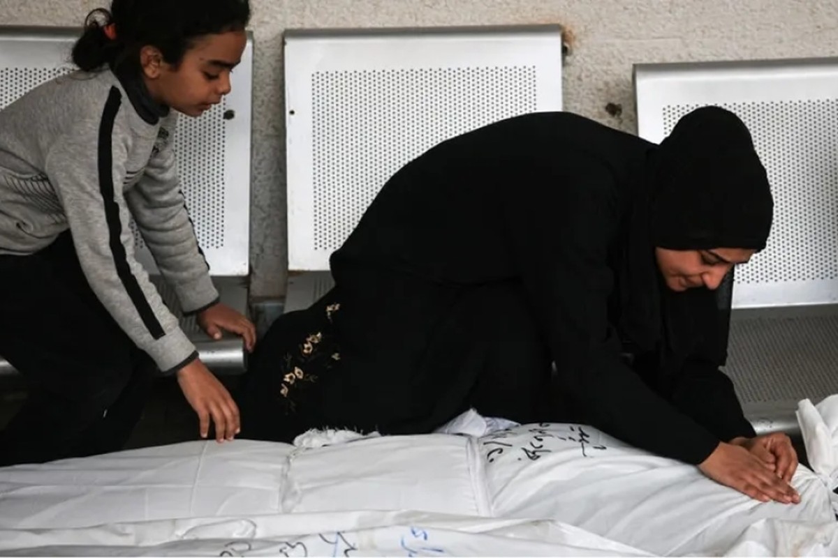 غارات ليلية على عدة مناطق في القطاع.. غالبية الضحايا من الأطفال